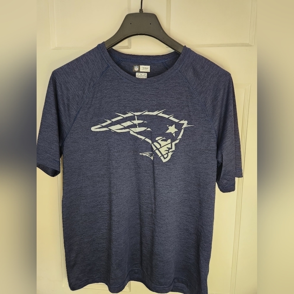 New Era New England Patriots performance t-shirt. 